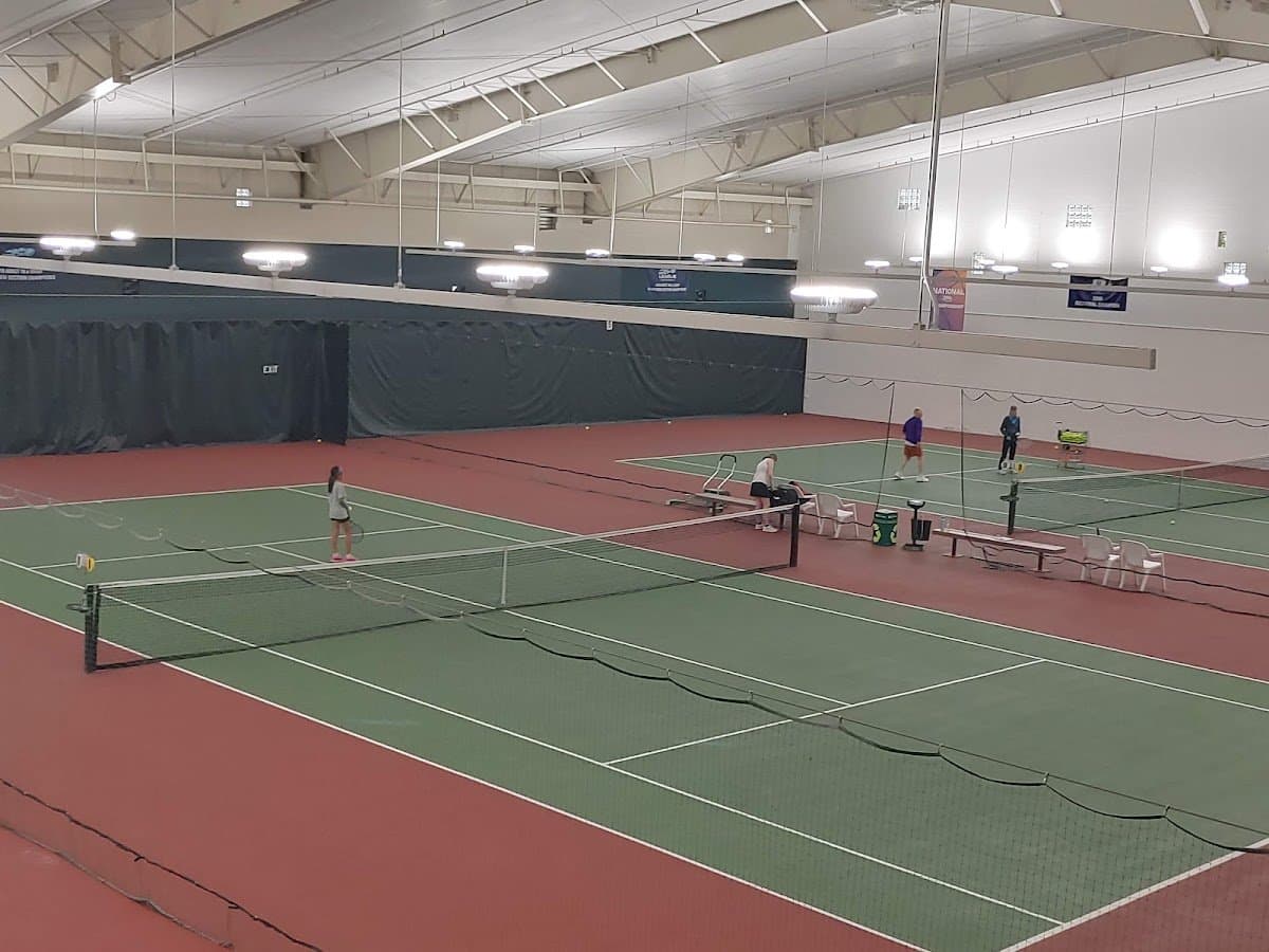 Club Green Meadows (Tennis Court)